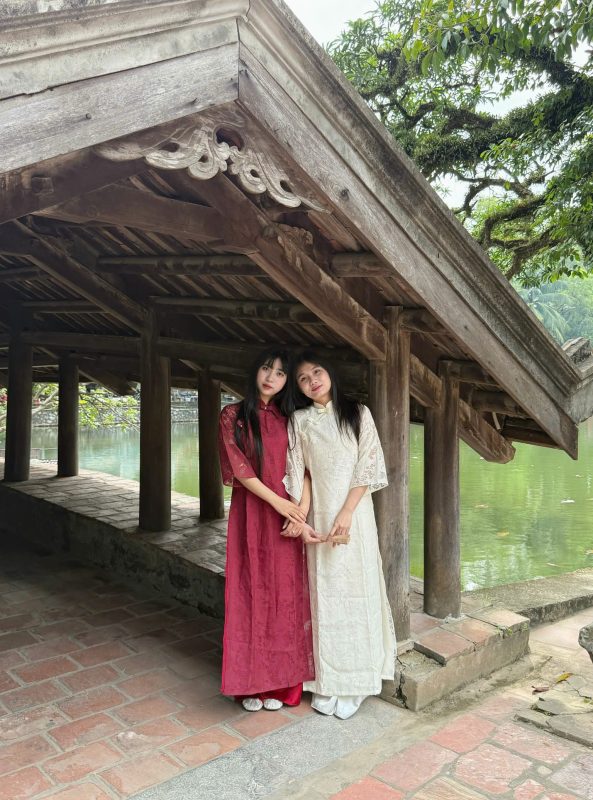 áo dài cưới đỏ đơn giản